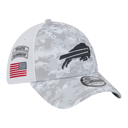 Bills New Era 2024 Salute to Service 39THIRTY Flex Hat In Grey - Front Left View